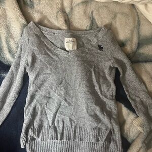 Abercrombie & Fitch Light Gray V-Neck Sweater